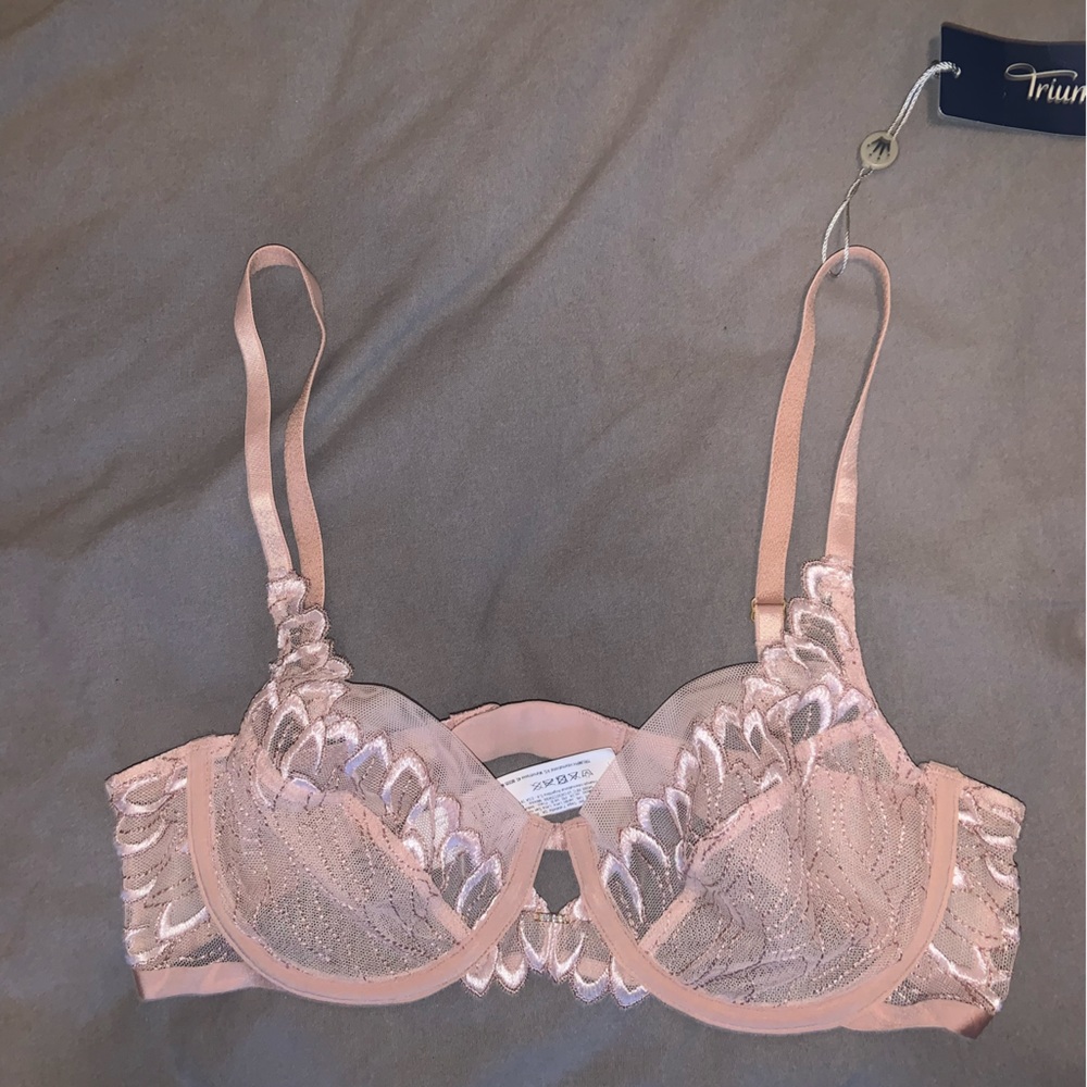 BNWT TRIUMPH BRA SIZE 34B